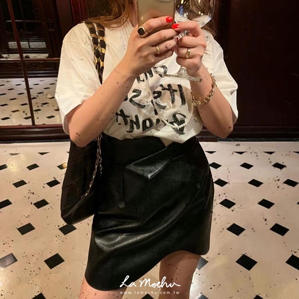 波浪設計下擺反摺皮裙